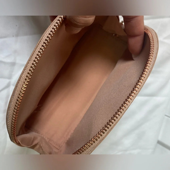 💚 Michael Kors - Rose Gold Mini Makeup Bag - 7 x 5 x 2.5 inches - Picture 5 of 5